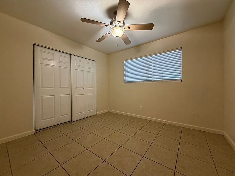 1809 E Broadway Rd — Photo 24