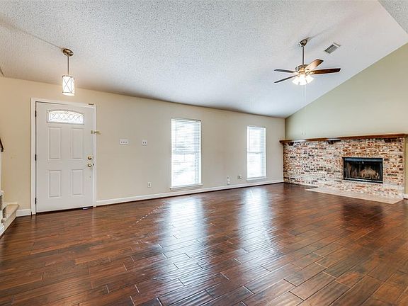 3rd image of 107 Wooddale Dr