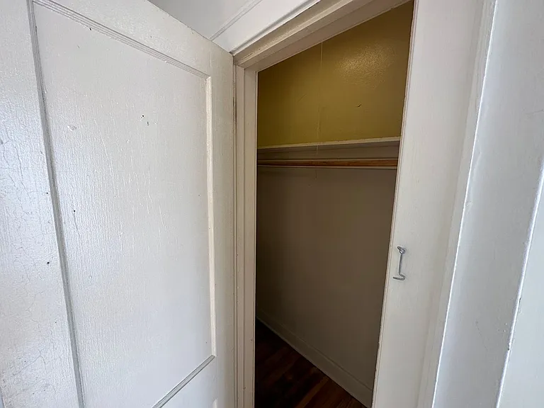 451 Fairview Ave N — Photo 32