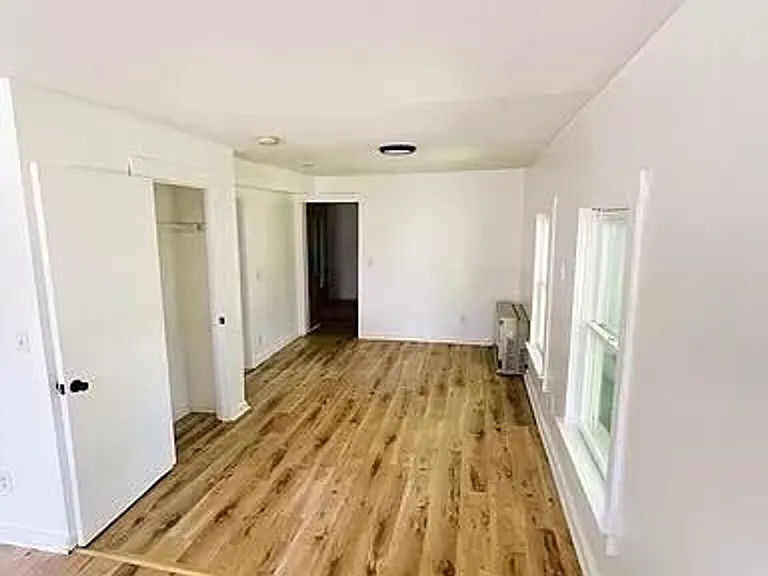47 South Street — Photo 2