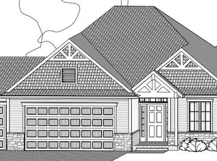 915 Savannah Rd, Greenwood, MO 64034
