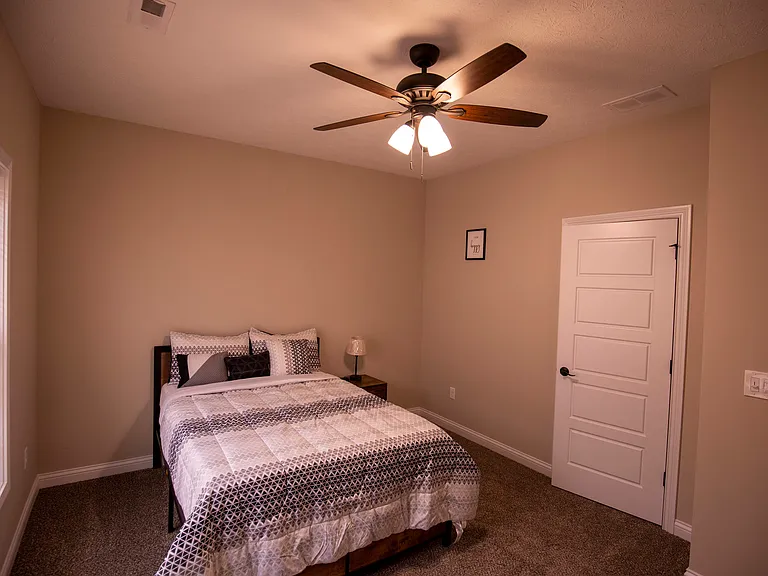 300 Turner Ct — Photo 4