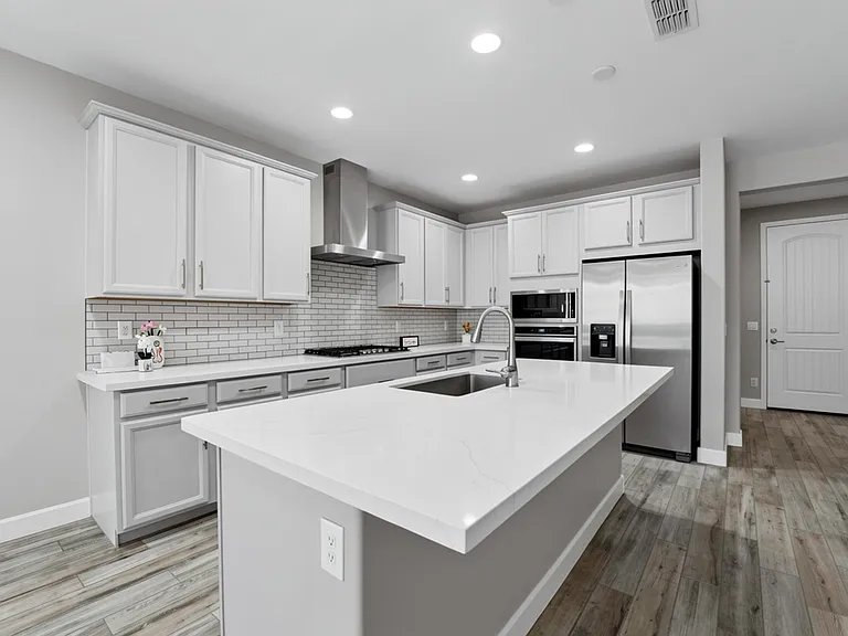 5140 N 181st Dr — Photo 12