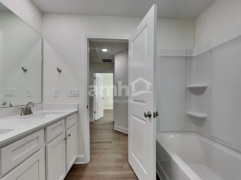 11440 Bay Hill Cir — Photo 14