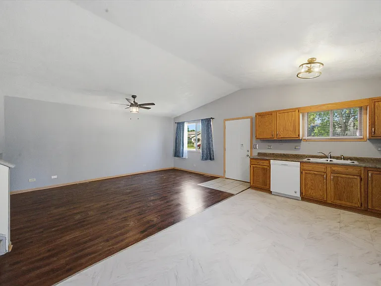 3003 Gilboa Ave — Photo 5