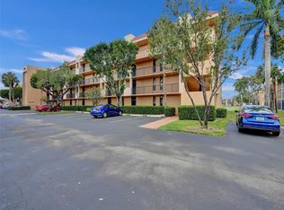 6203 Coral Lake Dr #103, Pompano Beach, FL 33063