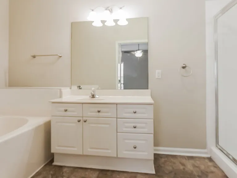 5741 Marchester Cir — Photo 11