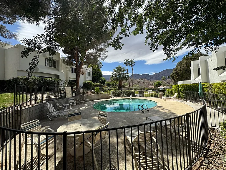 48728 Desert Flower Dr — Photo 33