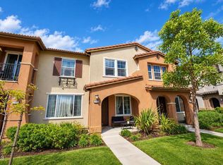 2725 Smokey Mountain Dr, Oxnard, CA 93036