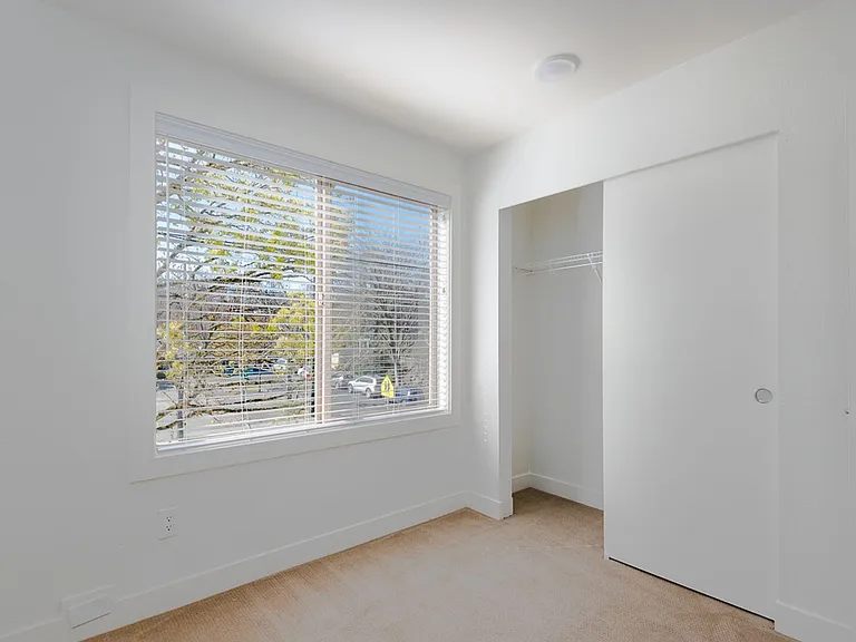 3200 E Union St — Photo 53