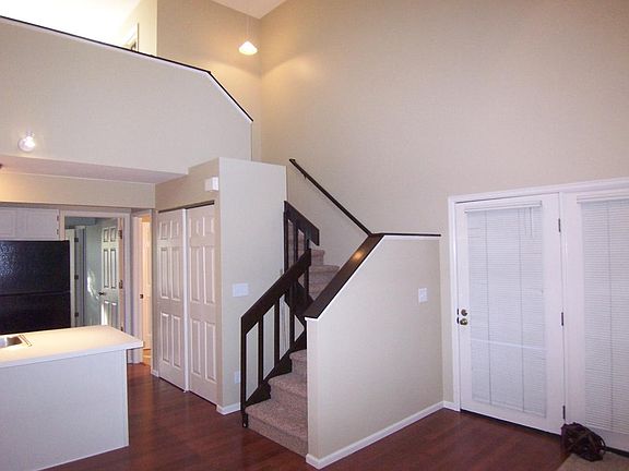 staris to loft bedroom