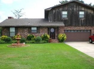 6011 Stratton Dr, Pine Bluff, AR 71601