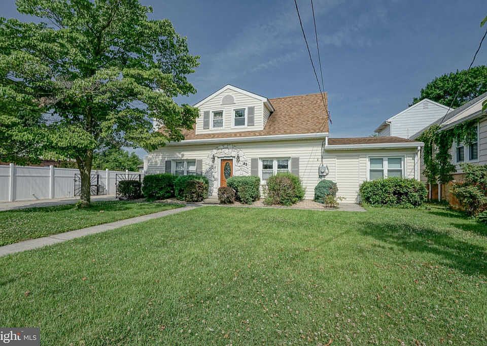 1st image of 83 Sparks Ave