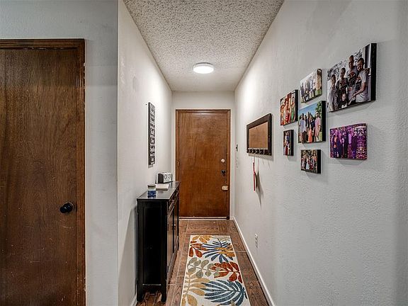 5th image of 4505 Royal Oak Dr