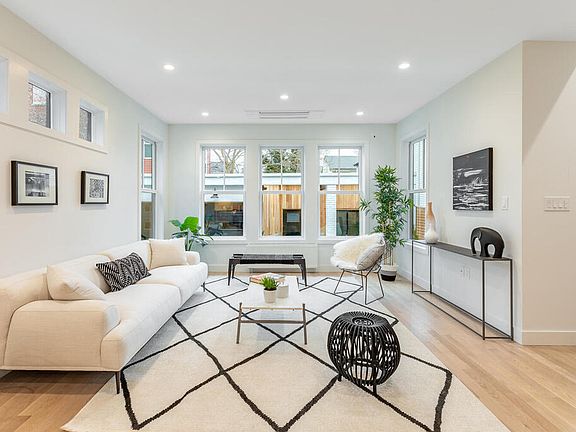 3rd image of 15 Gardner Rd #15