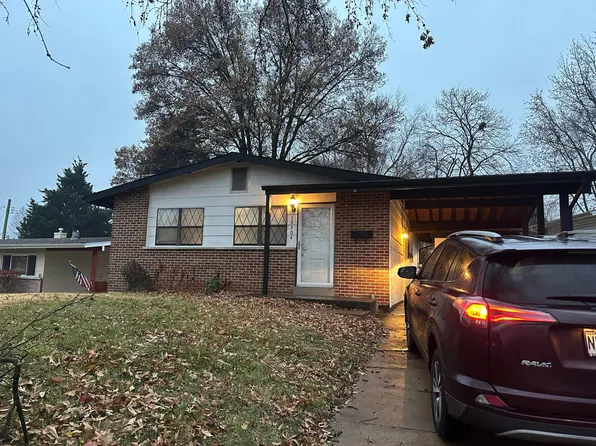 10304 Saint Ann Ln, Saint Ann, MO 63074