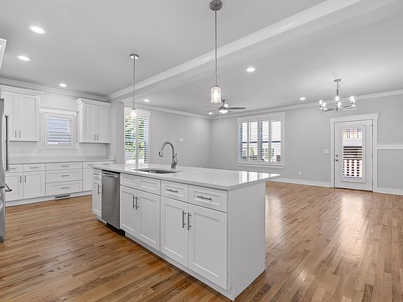 5th image of 246 Hedgewood Dr