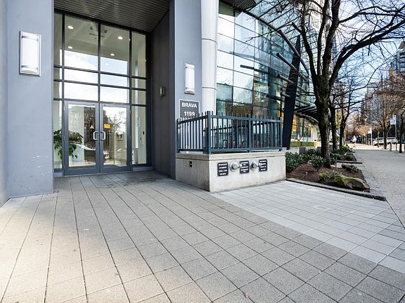 2nd image of 1199 Seymour St #601