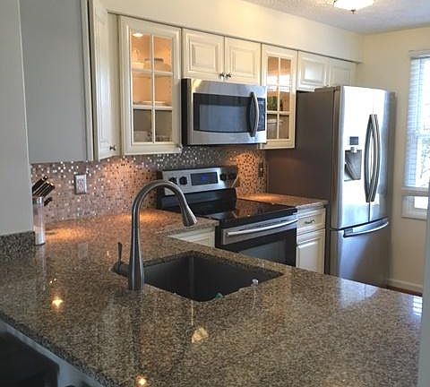 5th image of 8410 Cacapon Ct