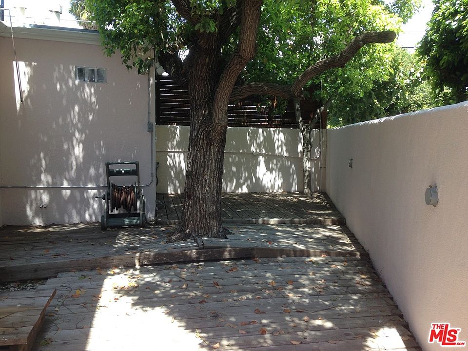 1st image of 3259 S Beverly Dr