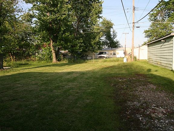 2nd image of 128 Edgewood St