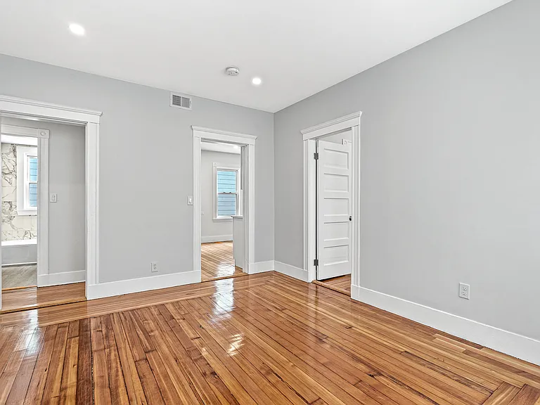 79 Pleasant St #2 — Photo 9