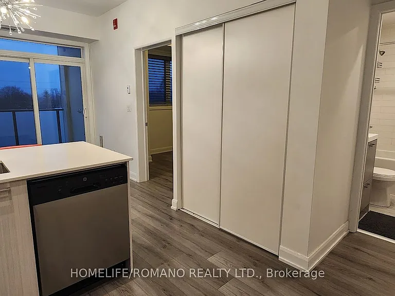 385 Osler St #411 — Photo 11