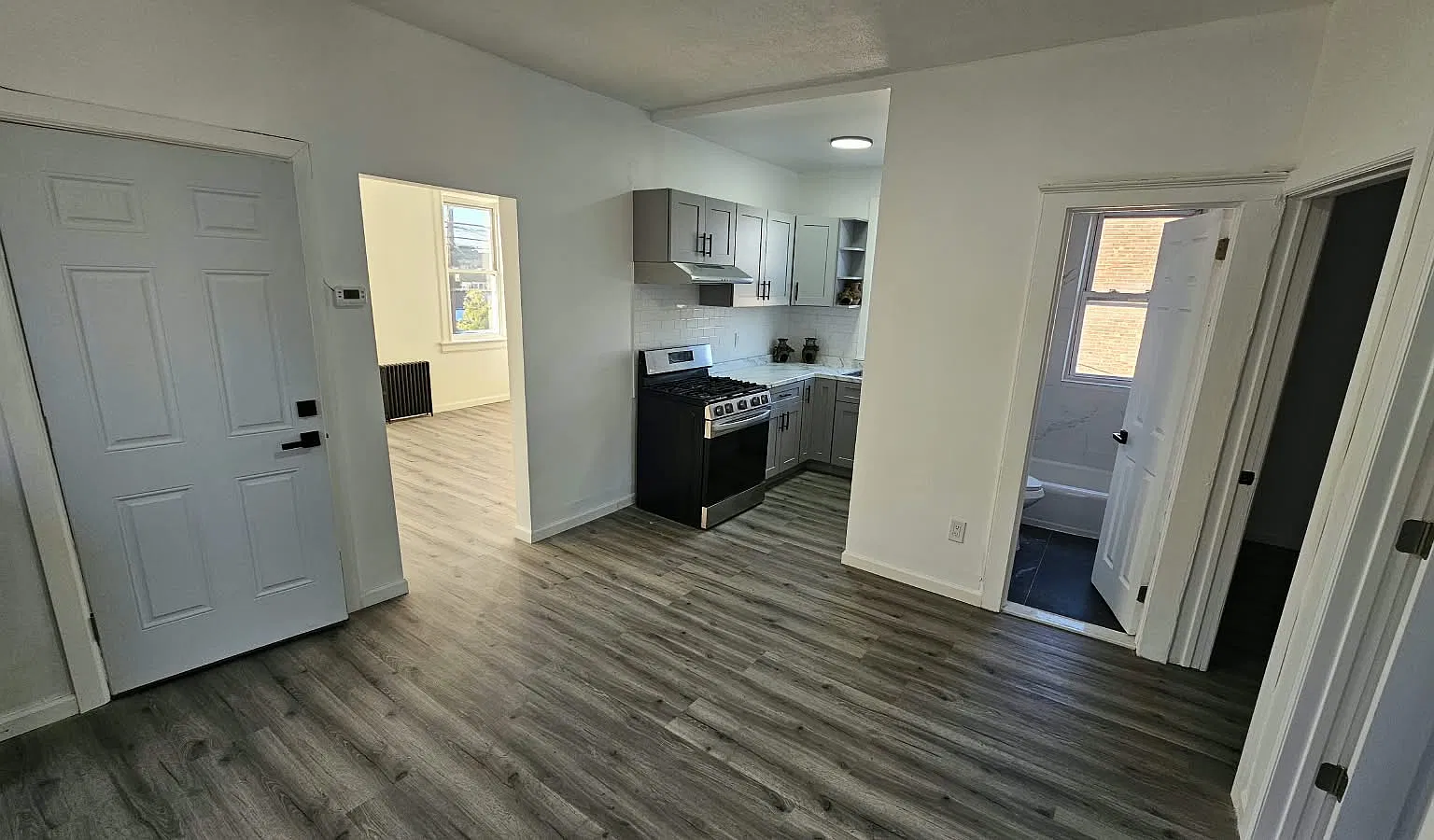 3 bed, 1904 sqft, $2,800 — Photo 1