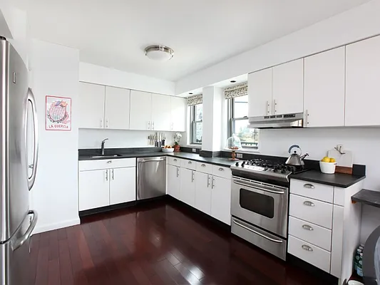 Sold by Sotheby's International Realty | media 5