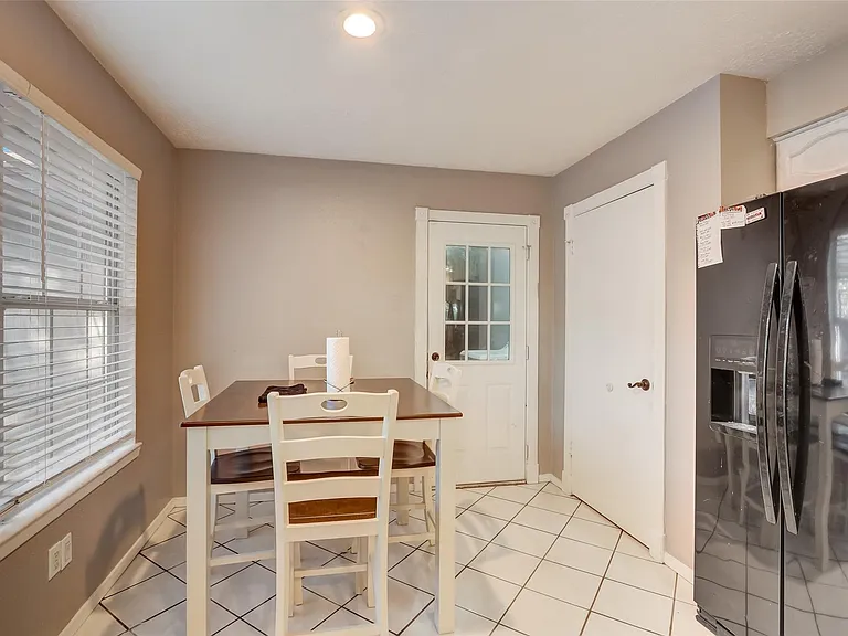 9910 Willmont Rd — Photo 12