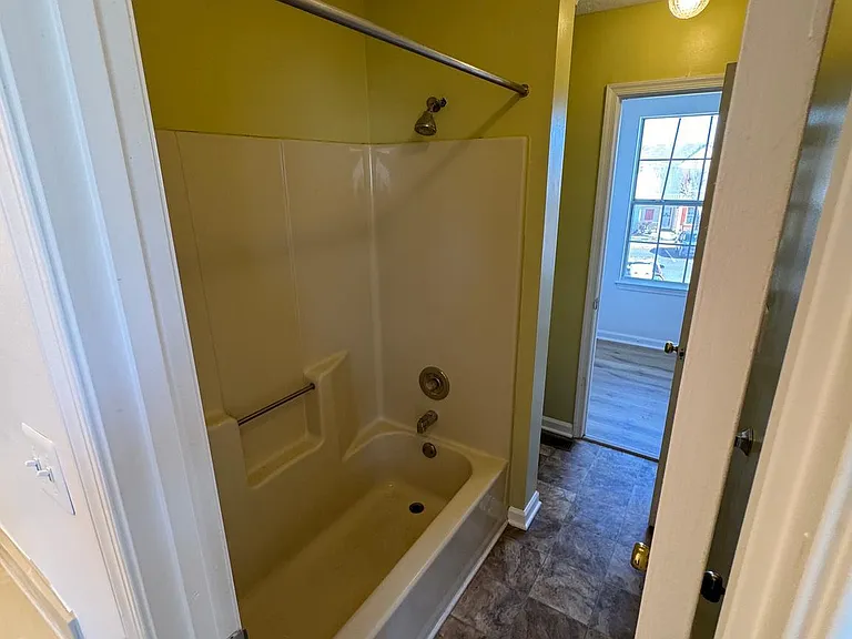 612 Bridlewood Dr — Photo 7