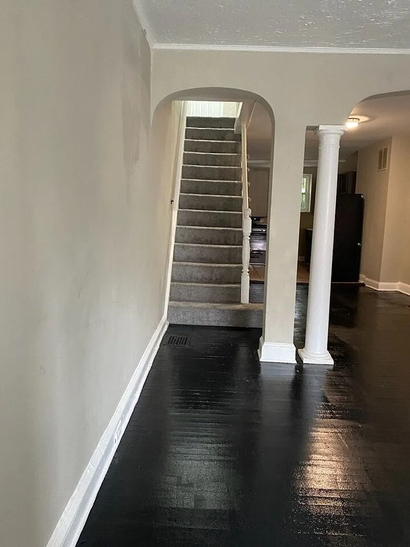 2425 Druid Hill Ave- 2 Bedroom Townhouse — Photo 2