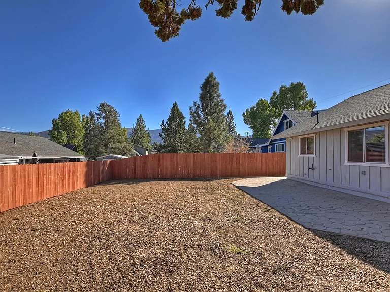 344 Montclair Dr — Photo 18