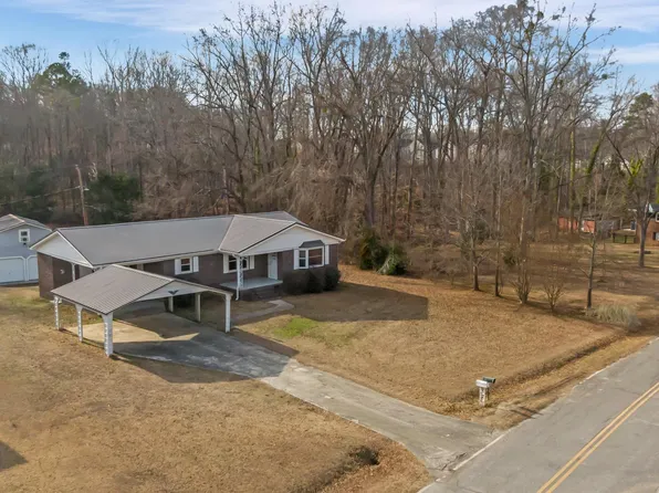 426 Meadowbrook Ave, Woodruff, SC 29388