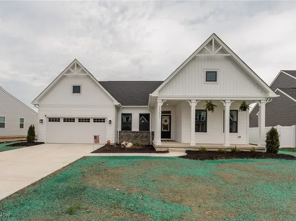 5331 Walnut Ridge Ln, Sheffield Village, OH 44054