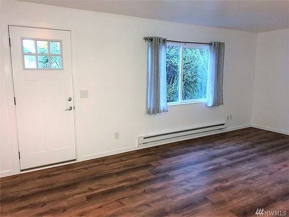 3rd image of 920 Highland Ave