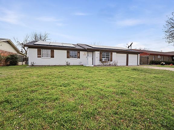 2nd image of 3608 Carriage Hill Dr