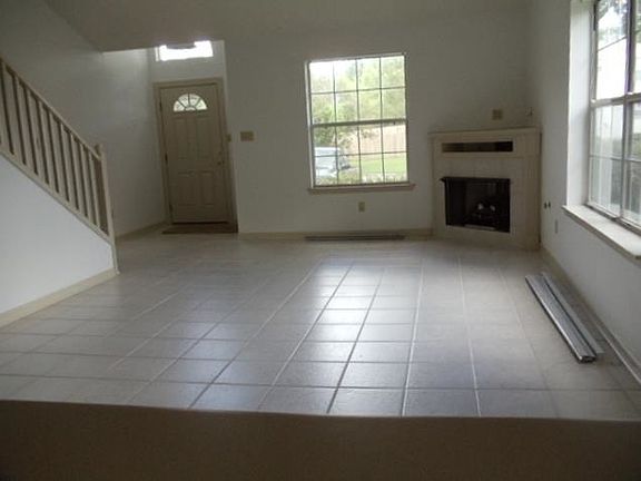 2nd image of 2433 Silver Palm Ln