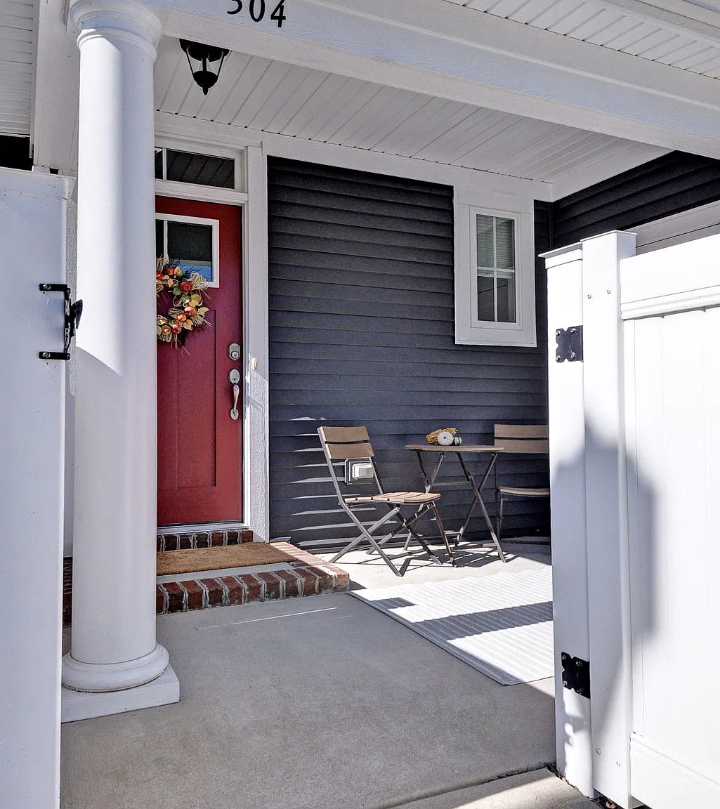 2 bed, 1303 sqft, $2,200 — Photo 1