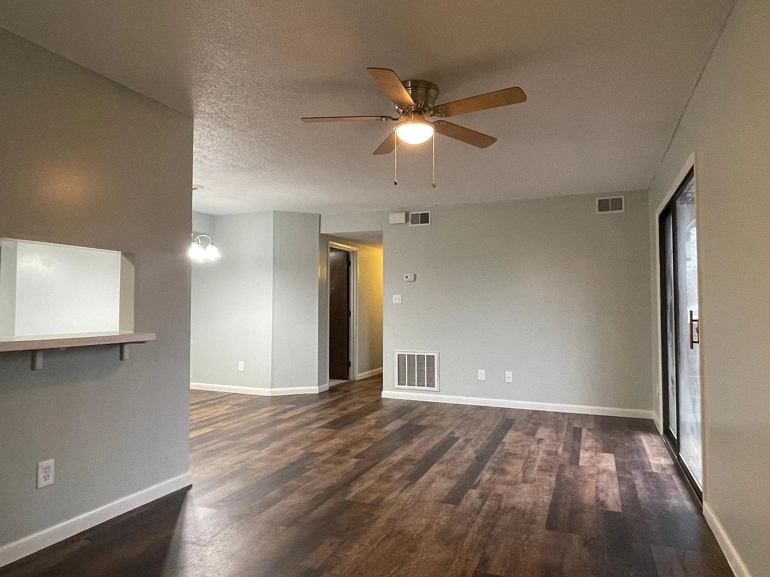 2 bed, 985 sqft, $1,495 — Photo 3