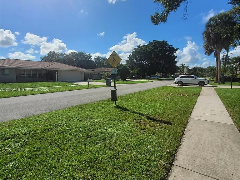 22028 Acapulco Ct — Photo 28