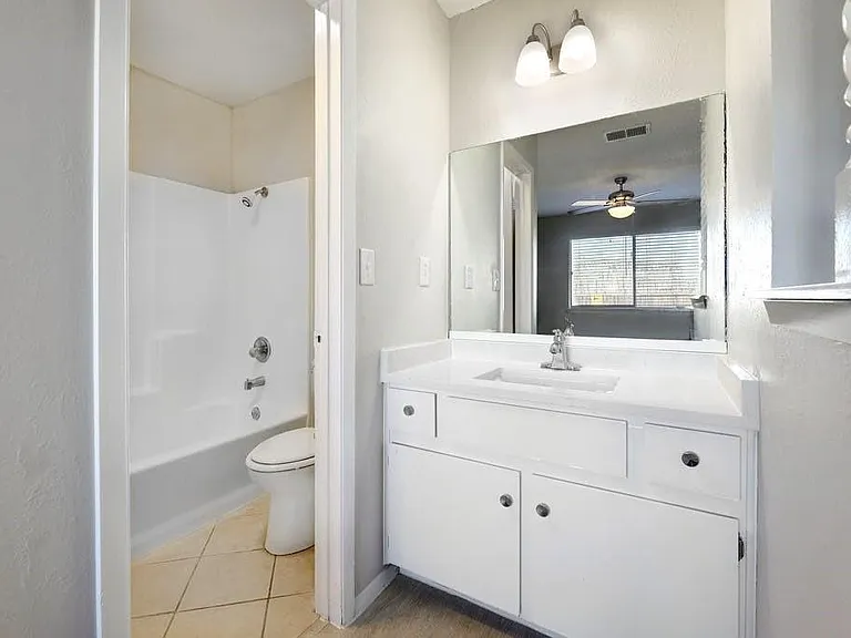 1214 Doonesbury Dr — Photo 15