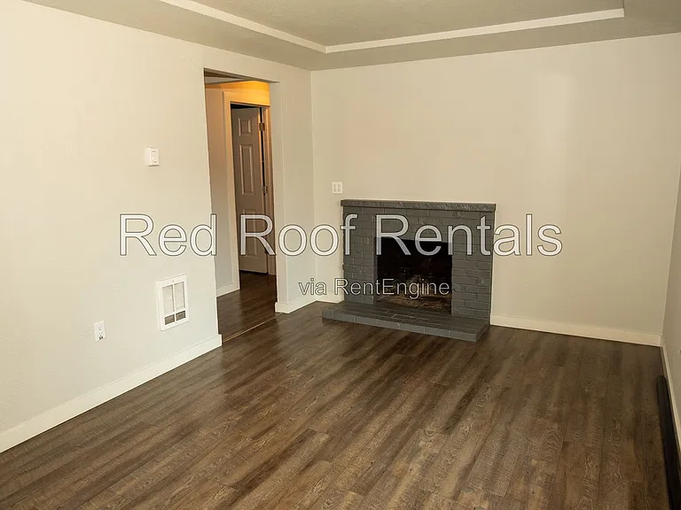 6726 S D St — Photo 7