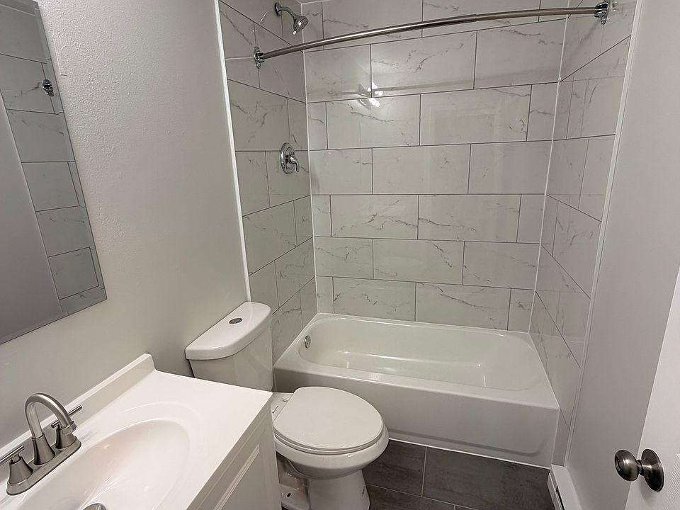 1st image of 138 Flintridge Dr #5