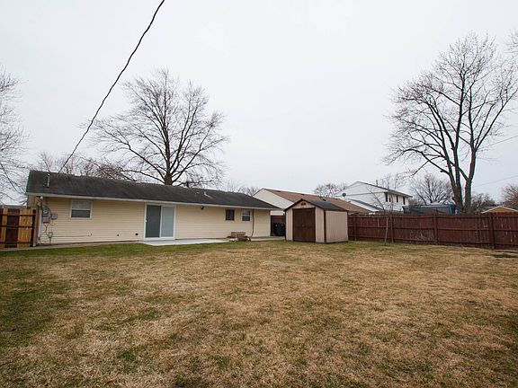 2nd image of 500 Robinhood Dr