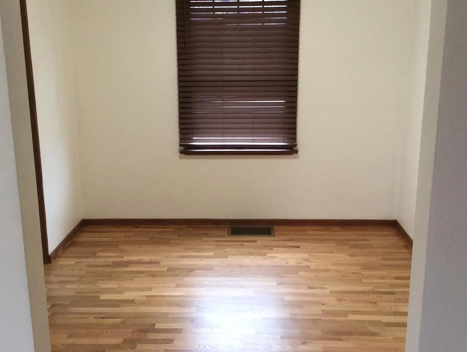 2 bed, 1600 sqft, $1,600 — Photo 1