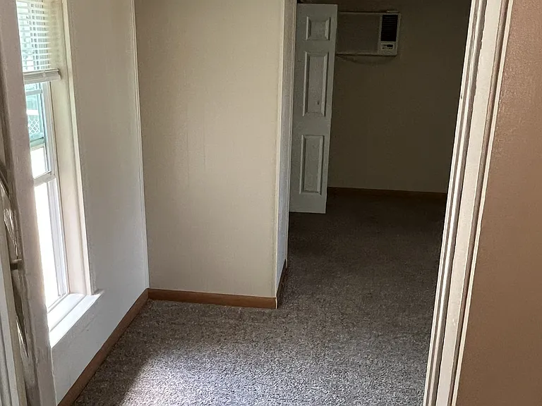 1019 Clay St — Photo 11