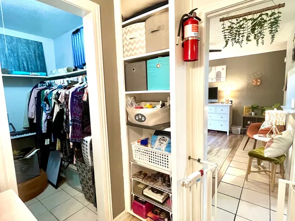 1217 Welch St APT 2, Houston, TX 77006