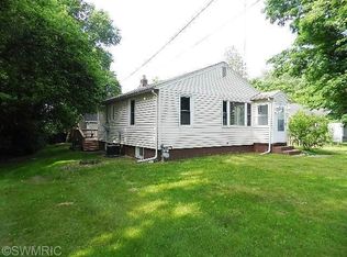 29240 Pokagon St, Dowagiac, MI 49047