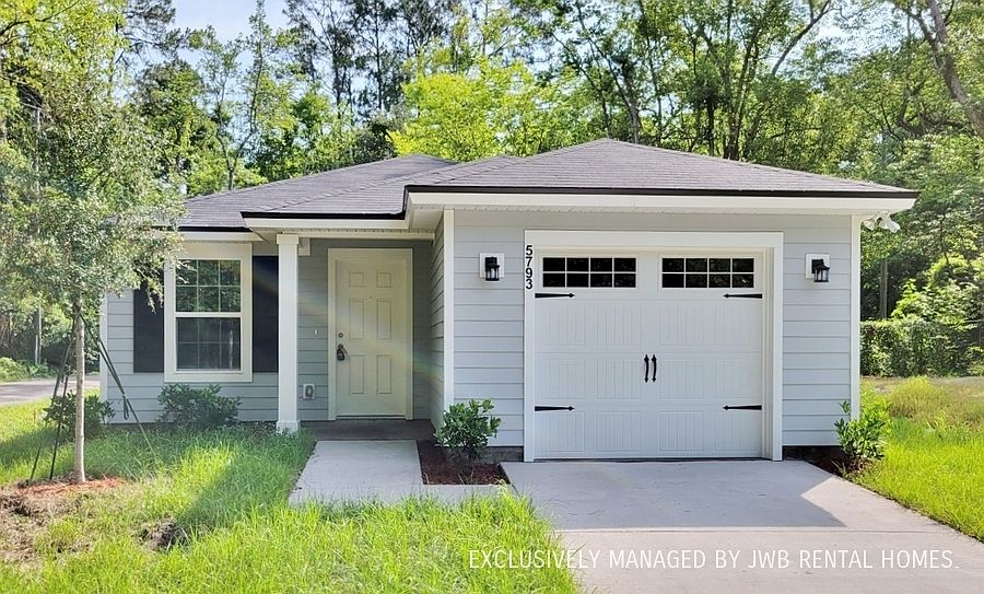 1st image of 5793 Carver Cir NE
